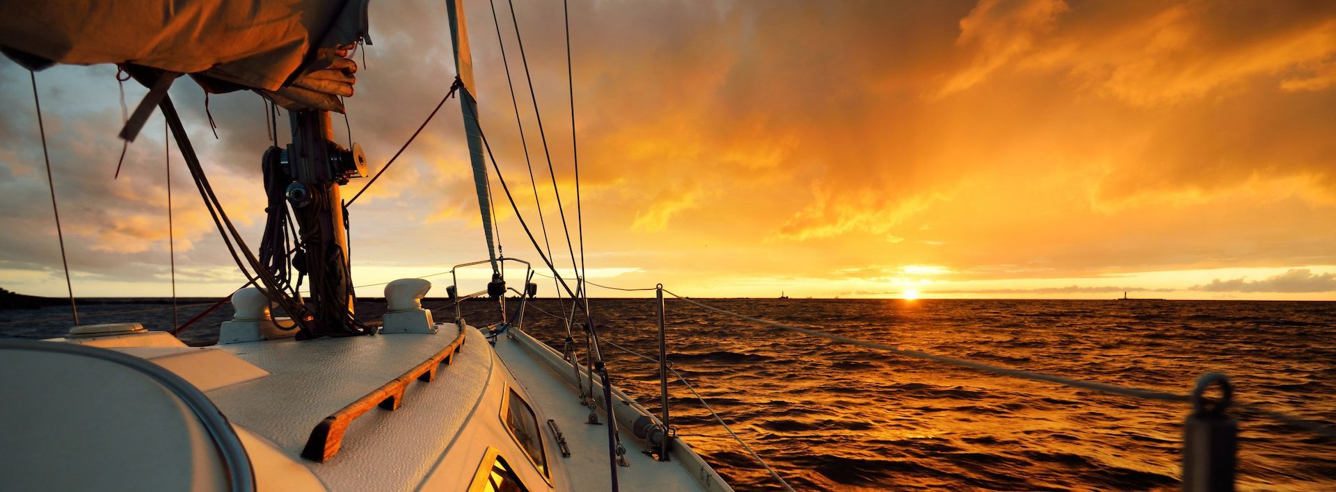 Fatti un WeRoad in barca a vela al largo di Maiorca e Cabrera per l'estate 2023!