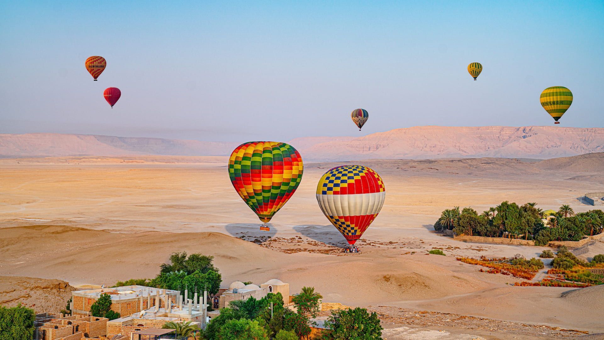 baloon-luxor-egypt-fly-experience-sunrise-valley.jpg