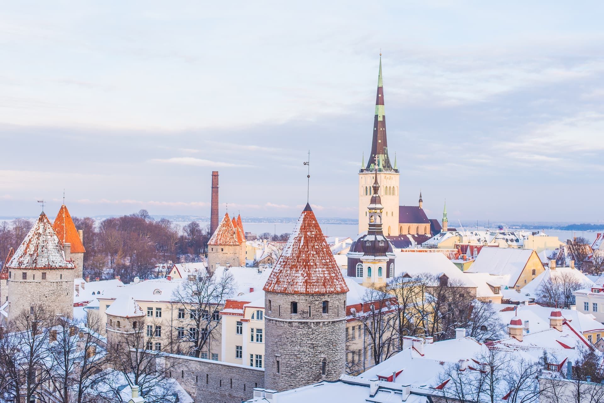 tallin-castle-estonia-travel-trip-winter.jpg
