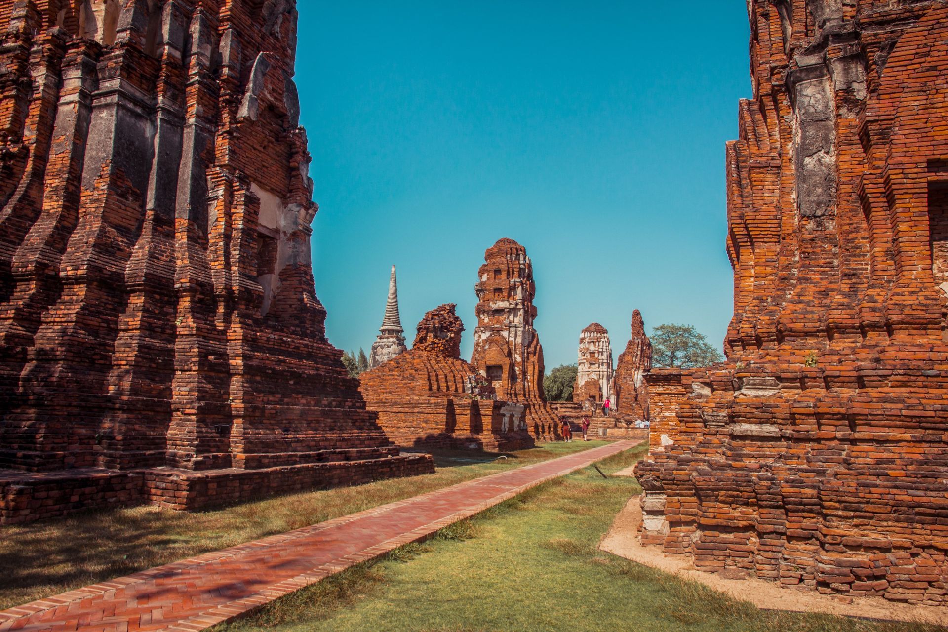 ayutthaya-thailand-monuments