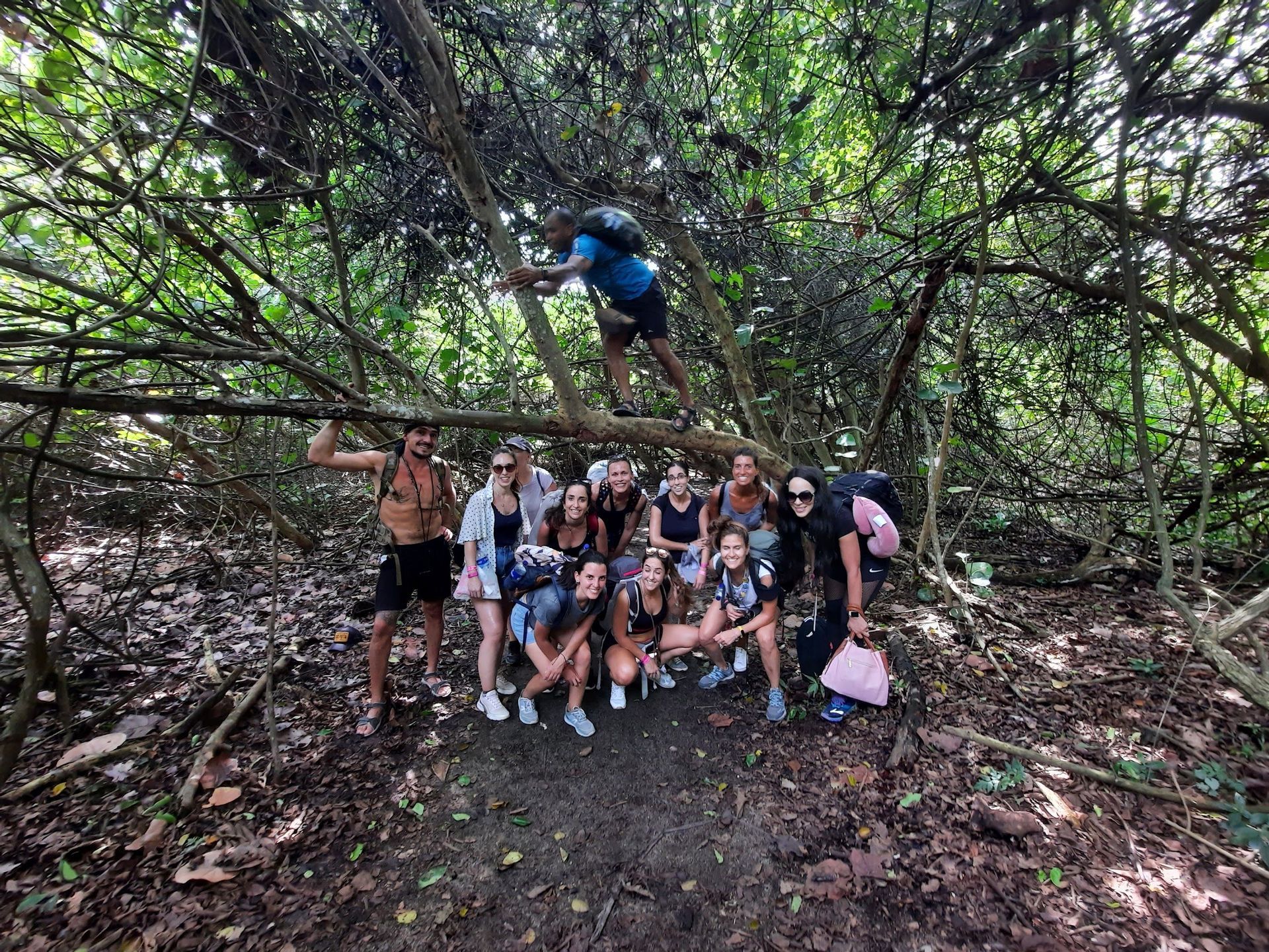 colombia-forest-trekking-group-august-summer.jpeg