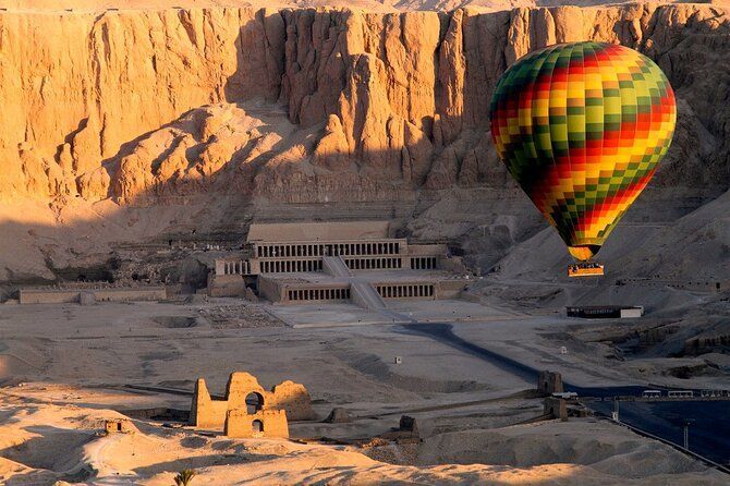luxor-tempio-hatshepsut-mongolfiera-FOTO-SETTIMO-GIORNO.jpg