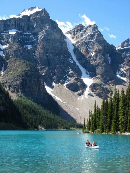 Canadian Rockies: Lakes, Glaciers & Wild Mountain Adventures