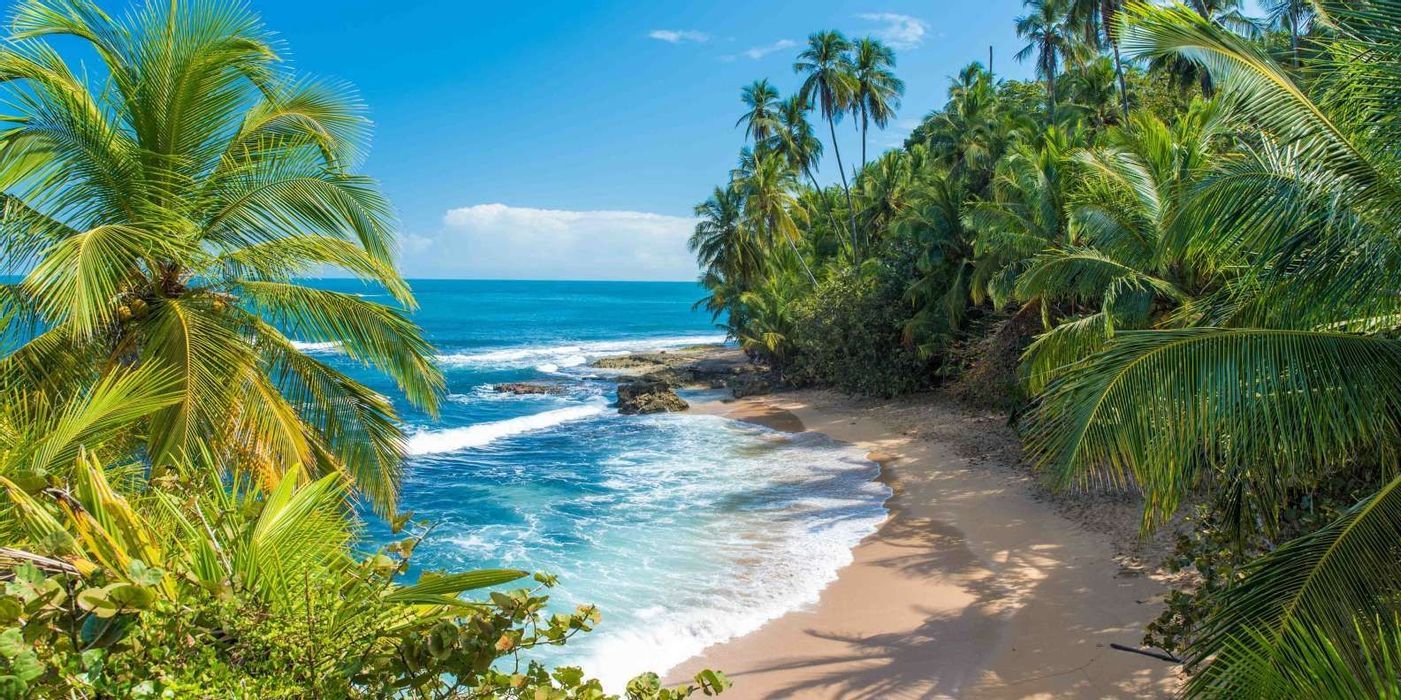 Costa Rica 360°: between jungle, beaches and volcanoes