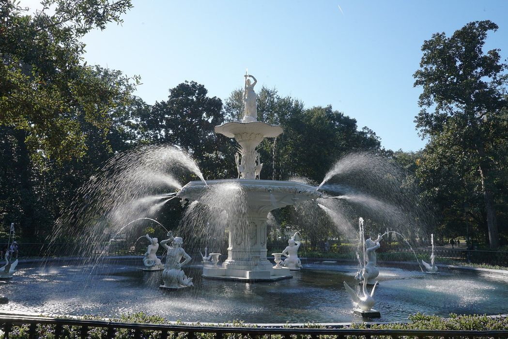 Savannah: Southern Flavors & Ghost Stories