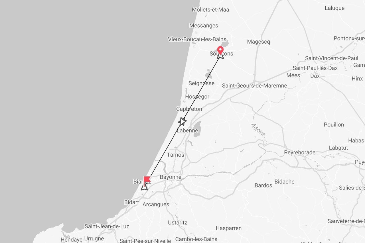 Une carte du sud-ouest de la France montrant un itinéraire de voyage partant de Biarritz et se terminant à Soustons.