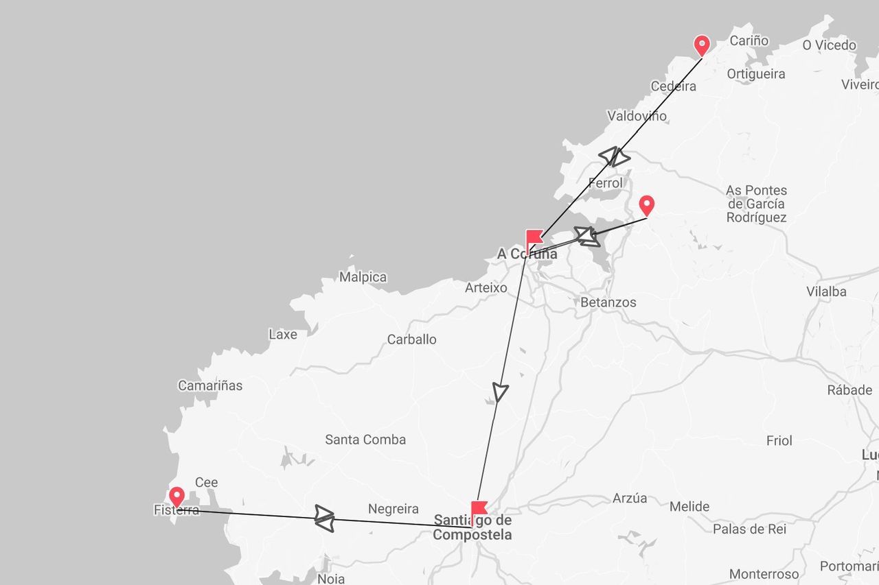 Un mapa que muestra un itinerario de viaje en Galicia, España, con una ruta que conecta Santiago de Compostela, A Coruña, Ferrol y Fisterra.
