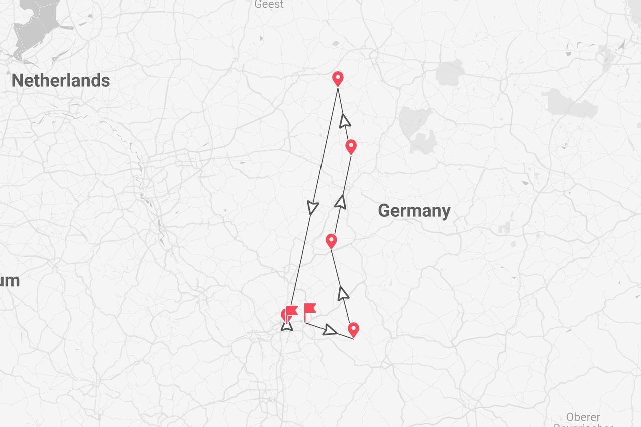 Un mapa estilizado que muestra un itinerario de viaje con múltiples paradas en una ruta circular por Alemania, cerca de los Países Bajos.