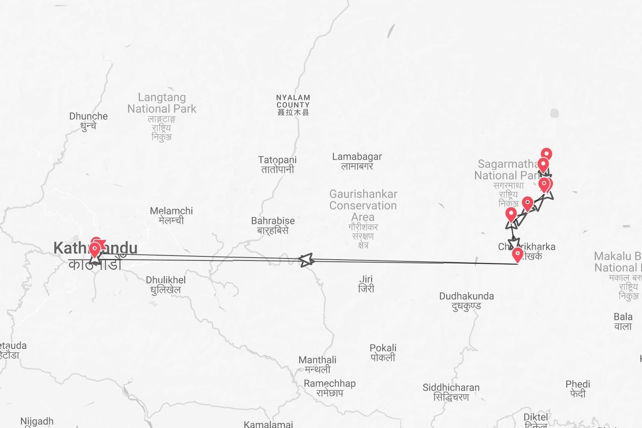 Un mapa de Nepal con una ruta destacada que muestra el itinerario de Katmandú al Parque Nacional Sagarmatha.