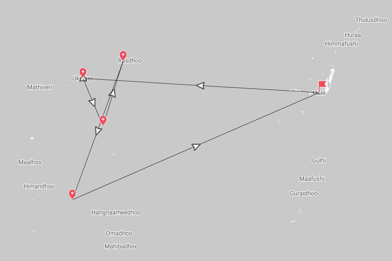 Mapa de un itinerario de viaje por las Maldivas conectando Malé, Ukulhas, Rasdhoo y Hangnaameedhoo.
