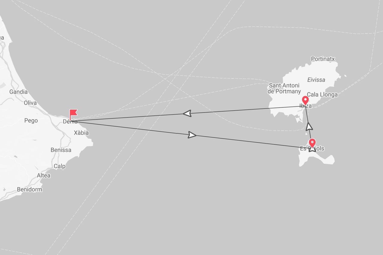 Un mapa que muestra una ruta de viaje desde Dénia en la península española hasta Ibiza y Es Pujols.