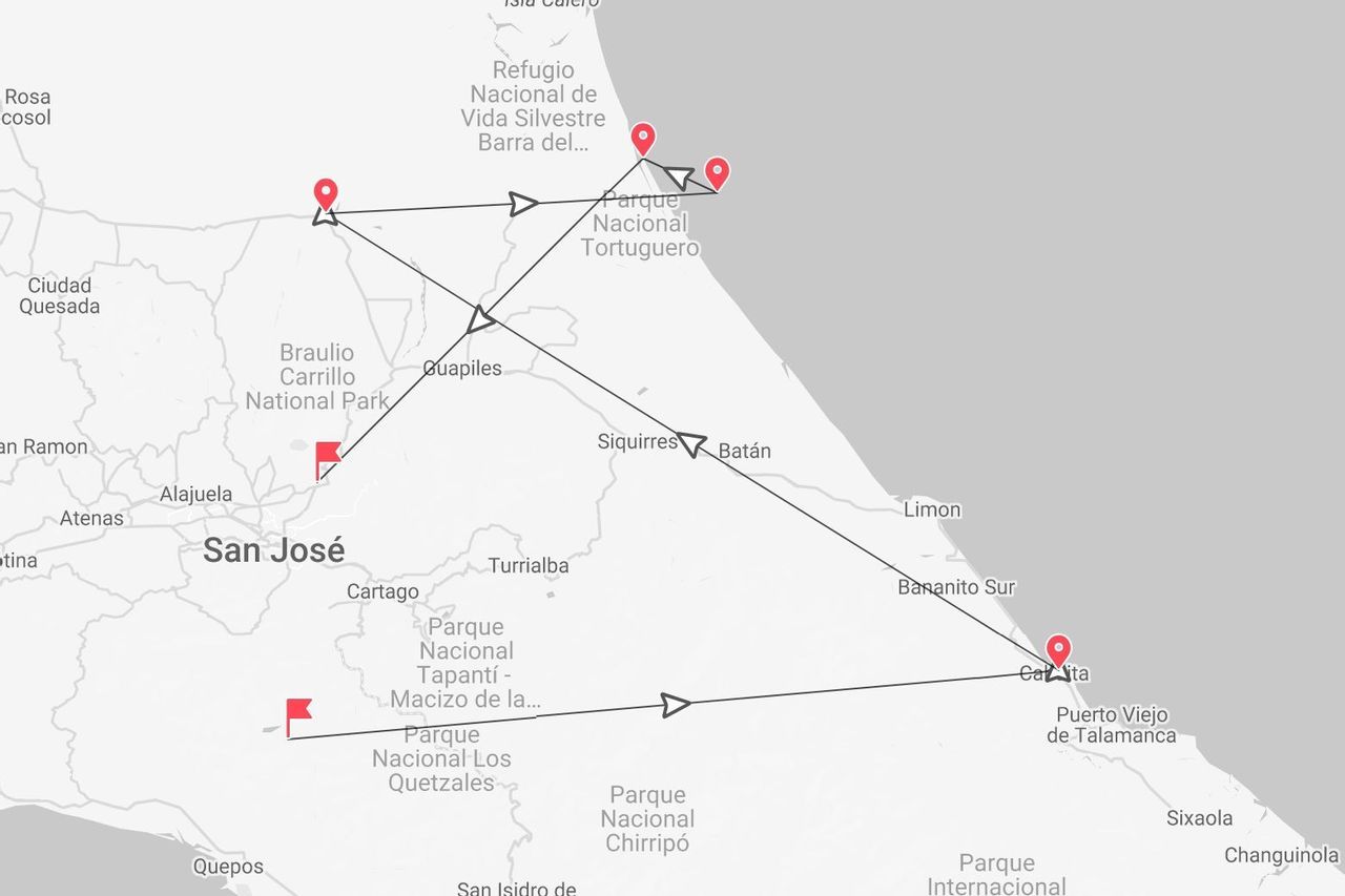 Un mapa de Costa Rica mostrando un itinerario de viaje con paradas en San José, el Parque Nacional Tortuguero y Cahuita.