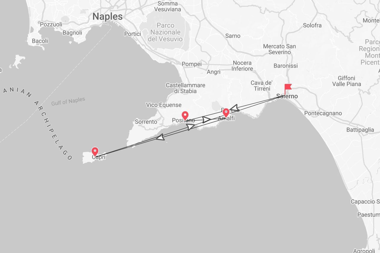 Una mappa che mostra un itinerario lungo la Costiera Amalfitana, da Salerno ad Amalfi, Positano e infine all'isola di Capri.