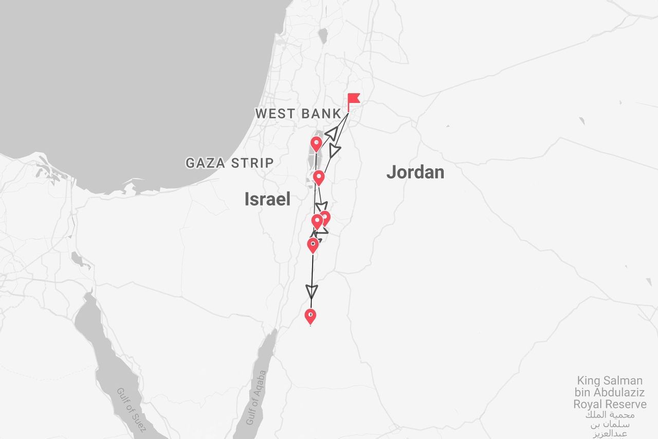 Una mappa che delinea un itinerario di viaggio attraverso Israele e Giordania, con il percorso e le tappe segnate in rosso.