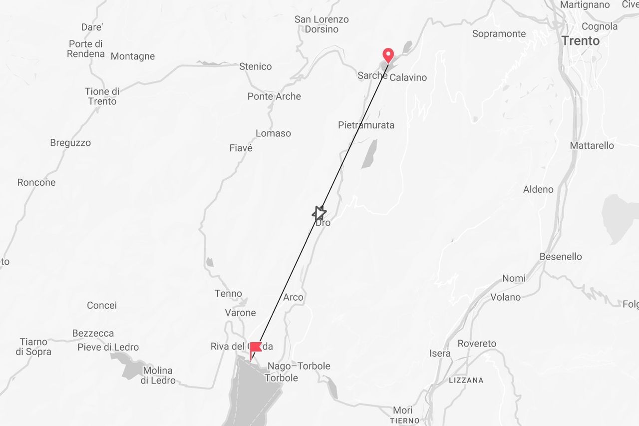 Mappa di un itinerario in Italia che collega Riva del Garda a Sarche, vicino a Trento.