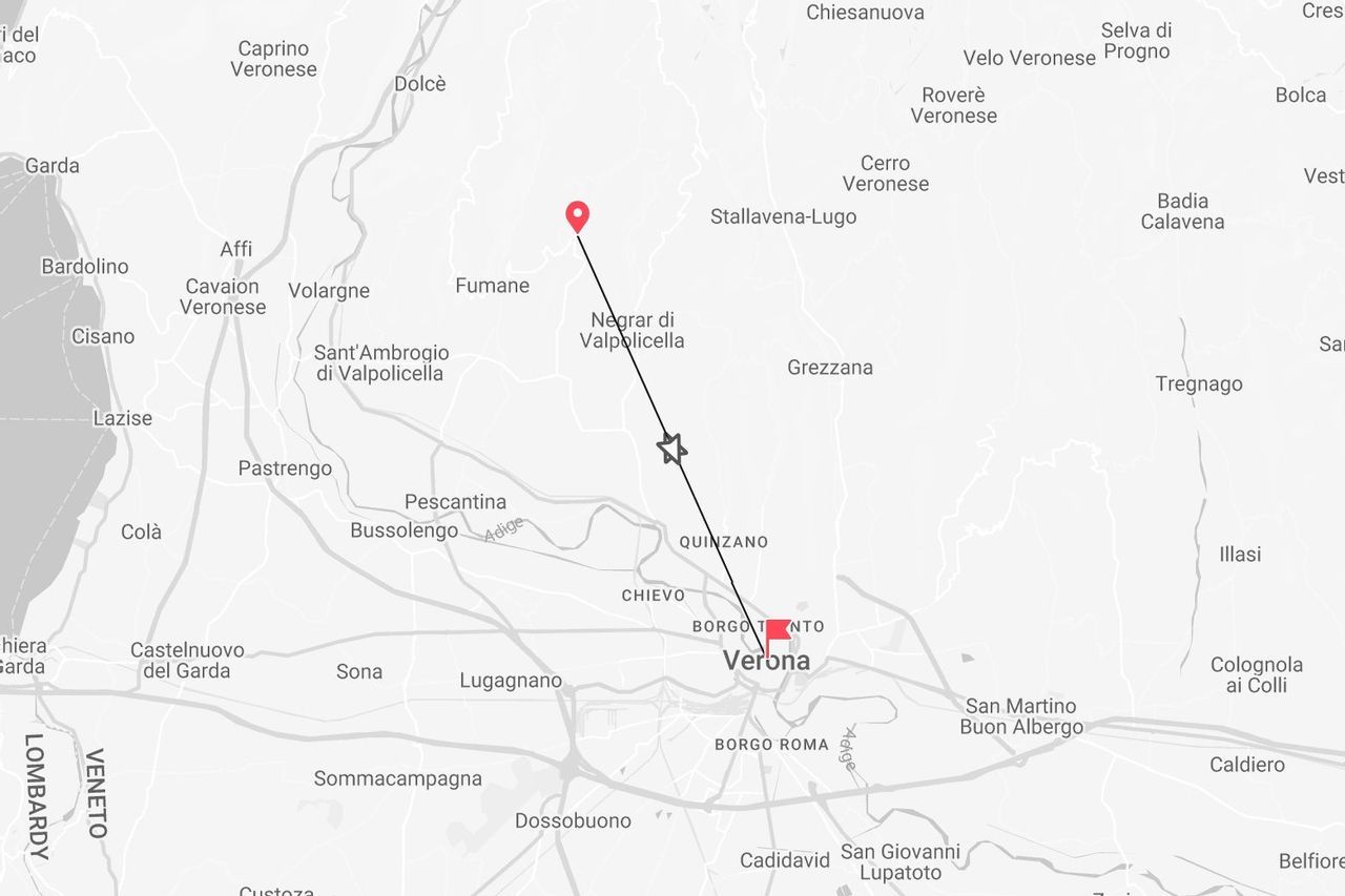 Una mappa dell'area di Verona in Italia, con un percorso segnato da Negrar di Valpolicella alla città di Verona.