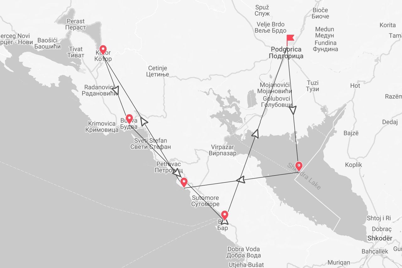 Mappa di un itinerario di viaggio in Montenegro, collegando Podgorica, il Lago di Scutari, Bar, Budva e Cattaro.