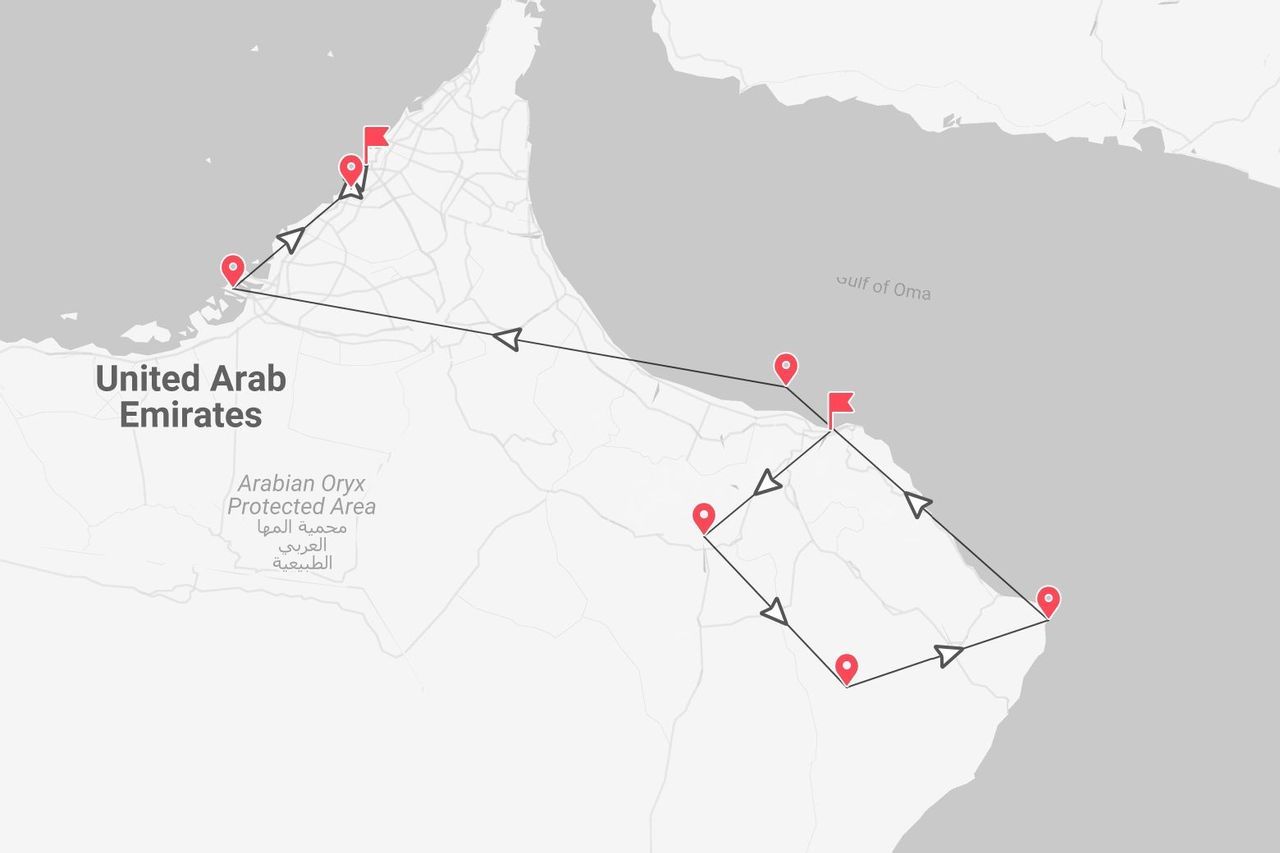 Una mappa che illustra un itinerario di viaggio negli Emirati Arabi Uniti, con una rotta verso il Golfo di Oman.