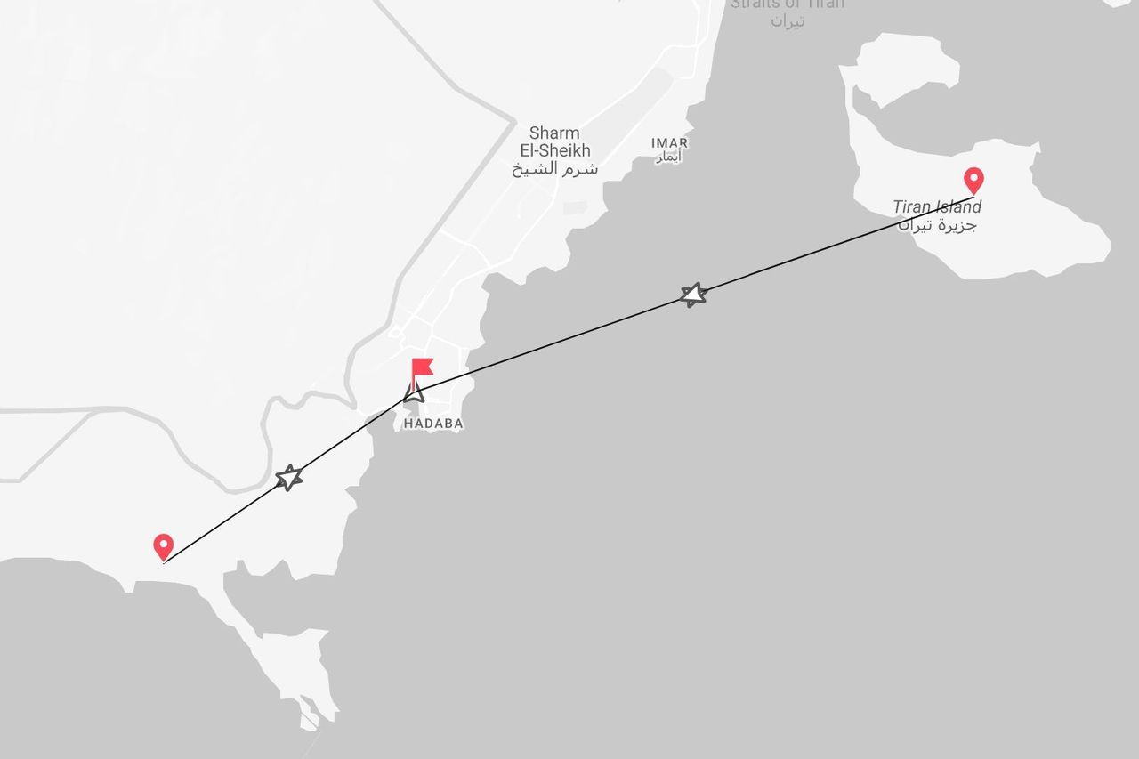 Una mappa della costa di Sharm El-Sheikh, che mostra un itinerario da Hadaba all'isola di Tiran.