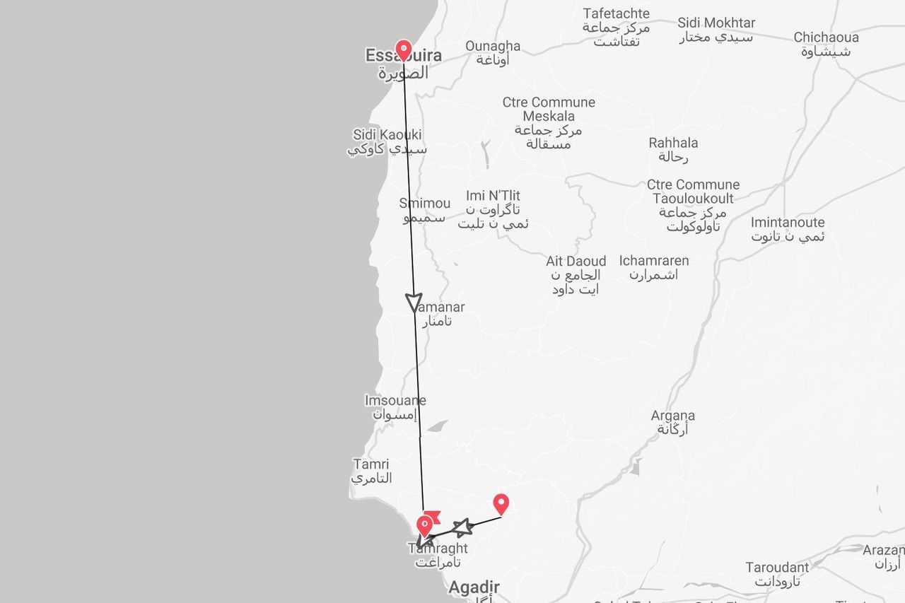 Una mappa che mostra un percorso di viaggio lungo la costa marocchina da Essaouira a sud fino a Tamraght, vicino ad Agadir.