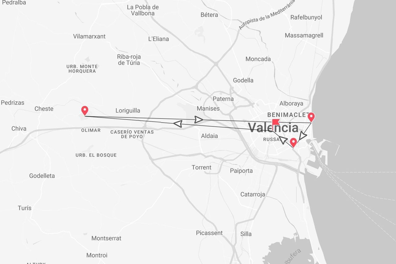 Una mappa in scala di grigi di un itinerario da Cheste alla città di Valencia, con indicatori nei quartieri di Russa e Benimaclet.