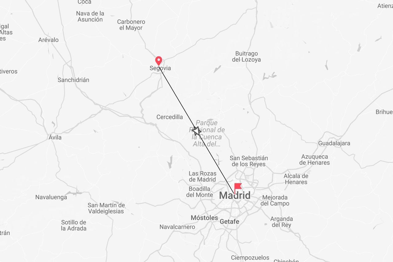 Una mappa della Spagna con un percorso di volo da Madrid a Segovia.