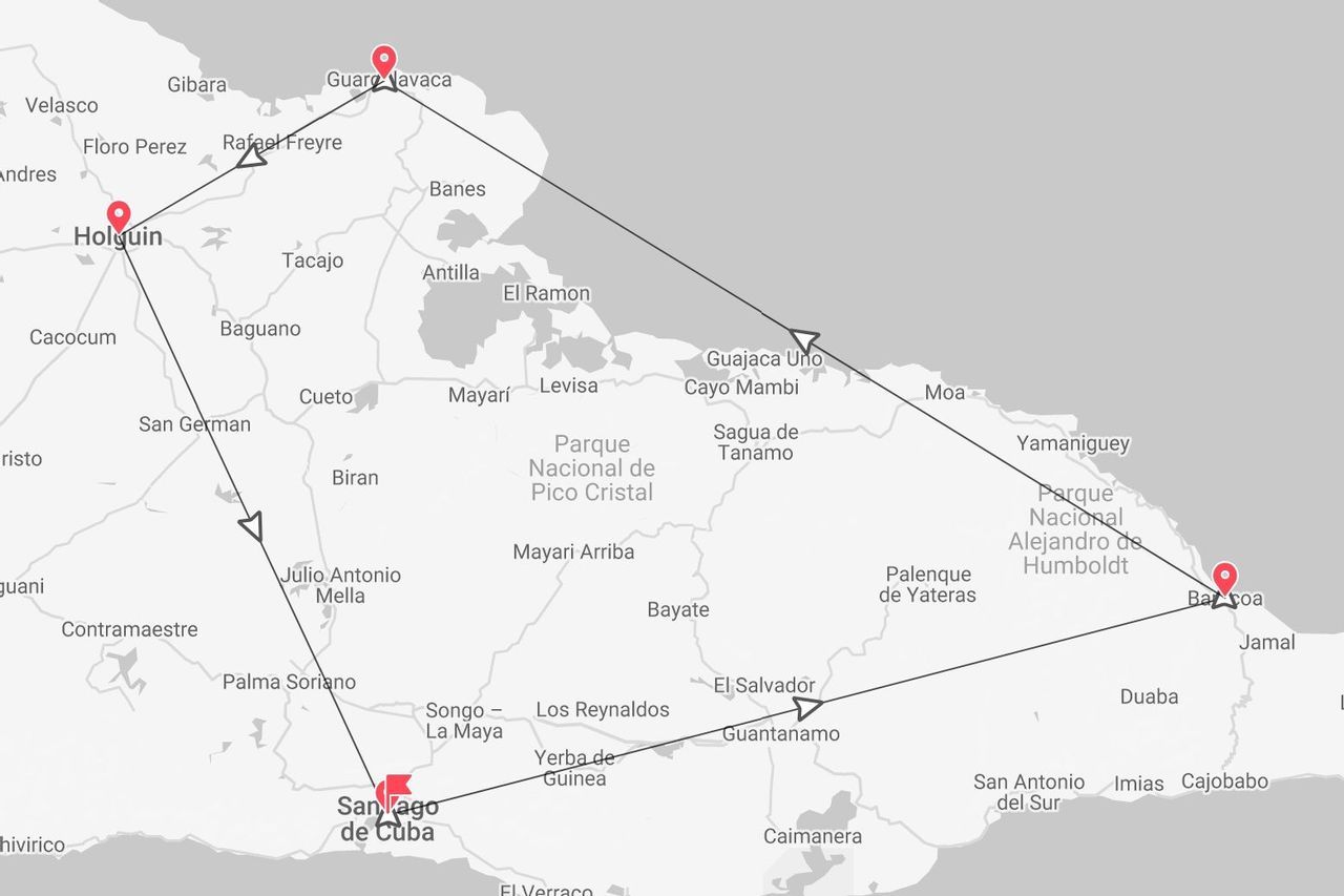 Una mappa di Cuba orientale che mostra un itinerario di viaggio che collega Holguin, Guardalavaca, Baracoa, Guantanamo e Santiago de Cuba.