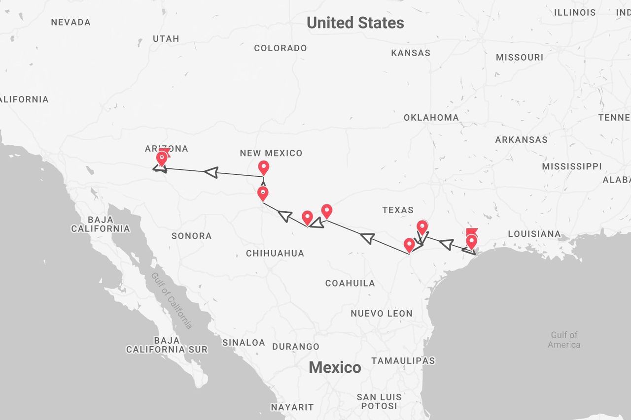 Una mappa che mostra un itinerario di viaggio con partenza in Arizona, che attraversa il Nuovo Messico e il Texas, e termina in Louisiana.