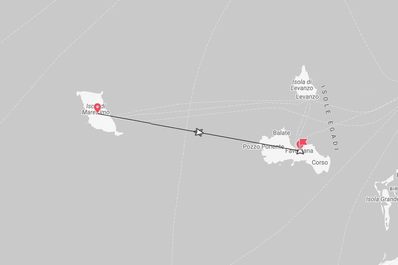 Una mappa stilizzata delle Isole Egadi, che mostra un percorso di viaggio tra le isole di Marettimo e Favignana.