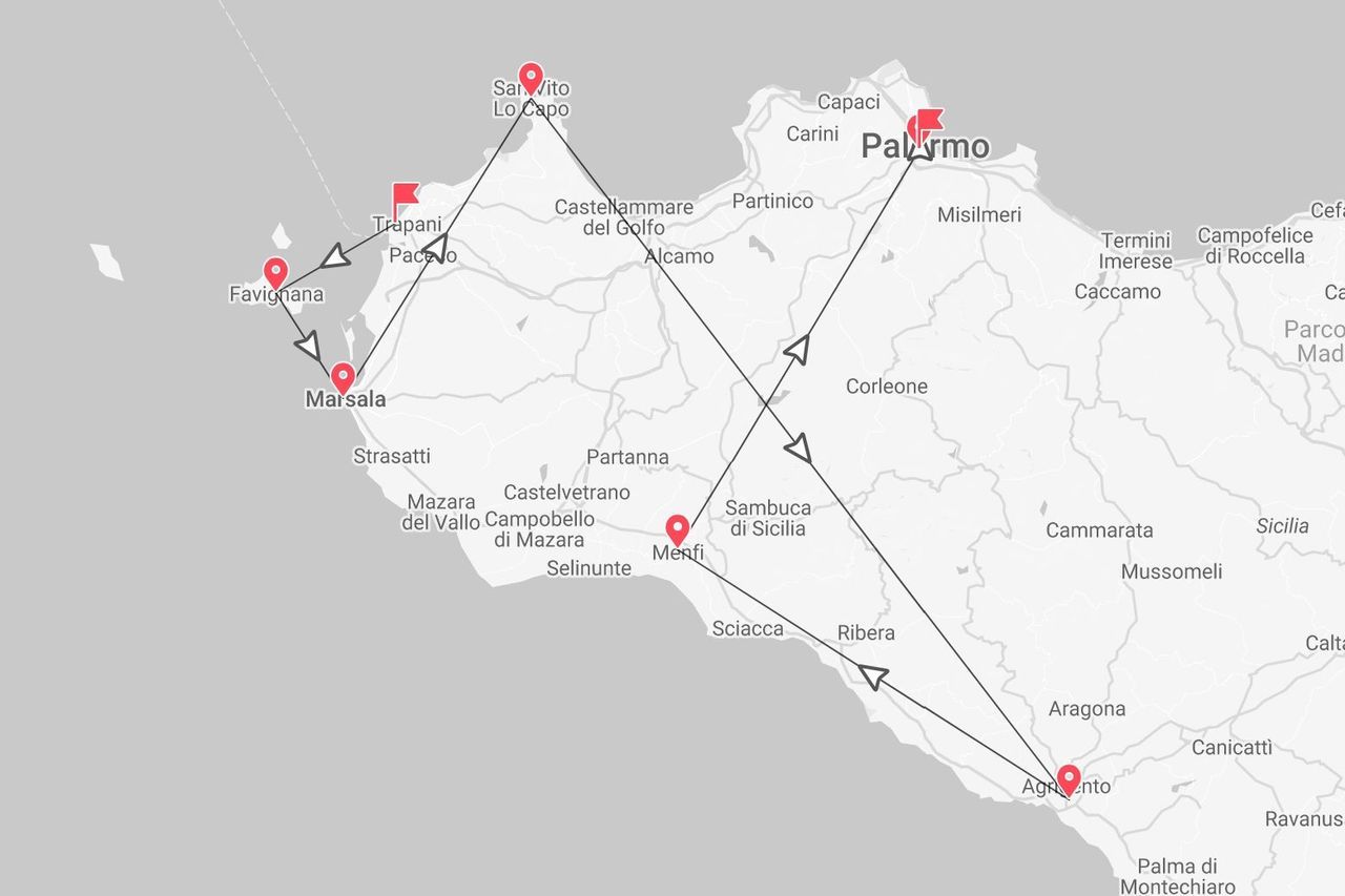 Una mappa della Sicilia occidentale con un itinerario di viaggio che collega città come Palermo, Trapani, Favignana, Marsala e Agrigento.