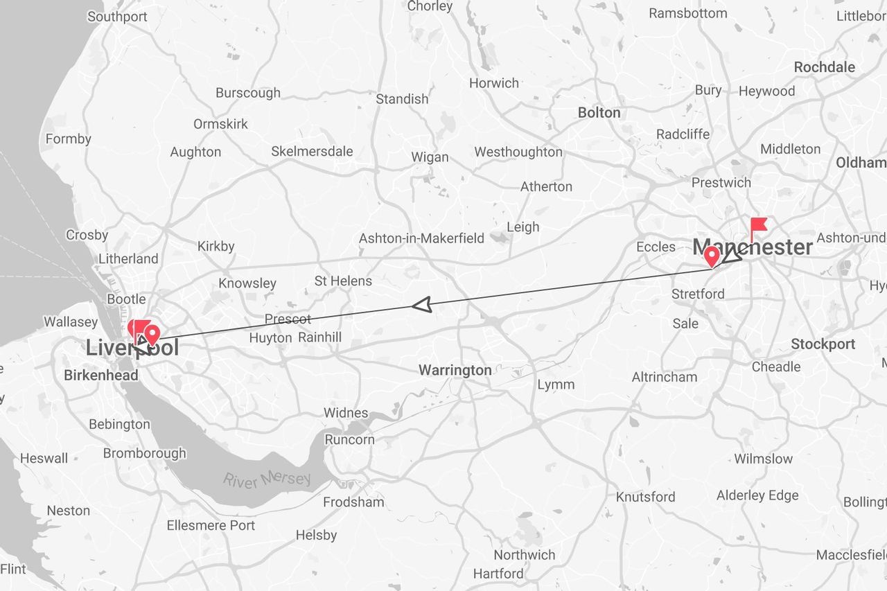 Mappa in scala di grigi che mostra un percorso da Manchester a Liverpool, Inghilterra.