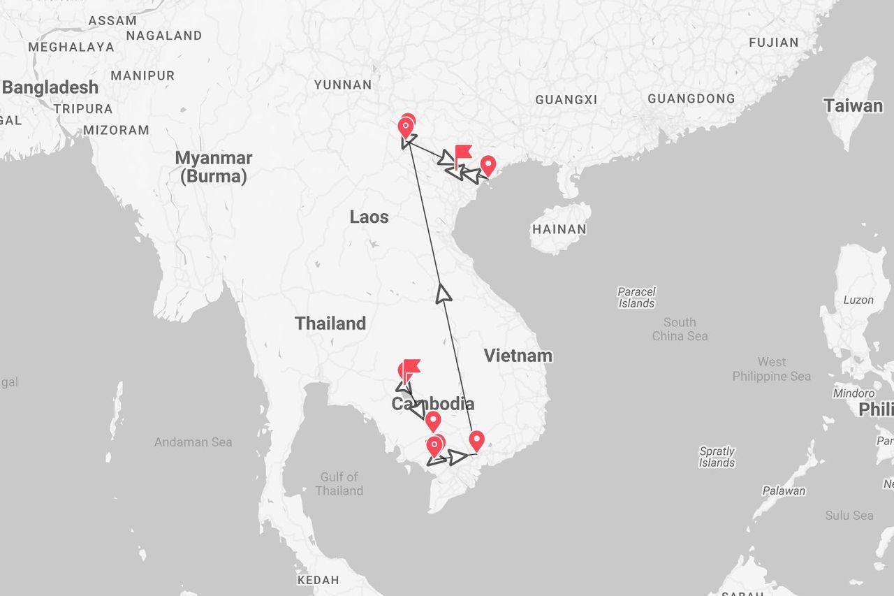 Una mappa di un itinerario di viaggio attraverso il Vietnam e la Cambogia, che mostra il percorso con segnaposto e linee di collegamento.