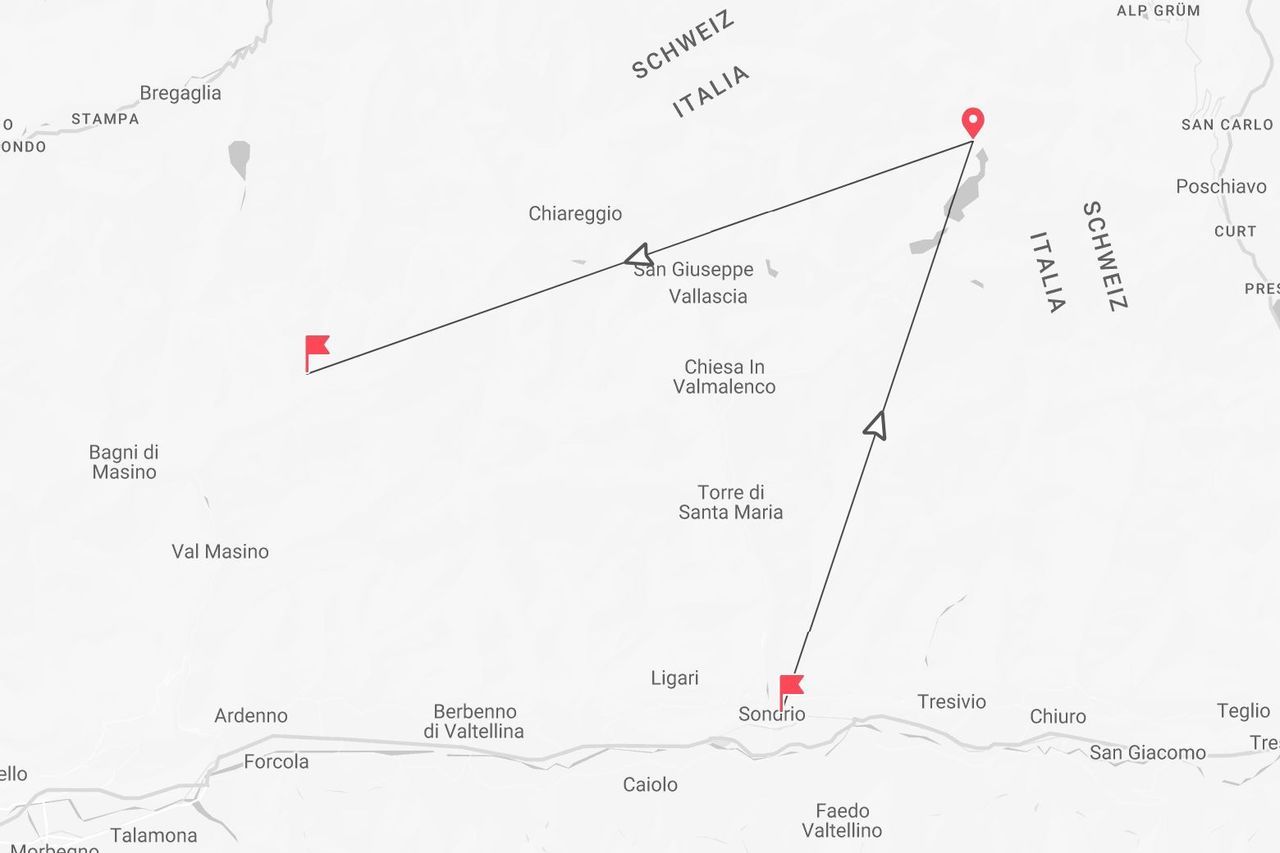 Una mappa che mostra un itinerario di viaggio attraverso la Valtellina, Italia, collegando Sondrio, Chiesa in Valmalenco e Chiareggio.