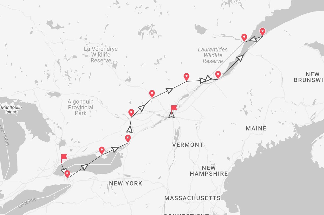 Una mappa di un itinerario di viaggio attraverso il Canada orientale, che evidenzia il Parco Algonquin, la Riserva faunistica delle Laurentides, New York e il Vermont.