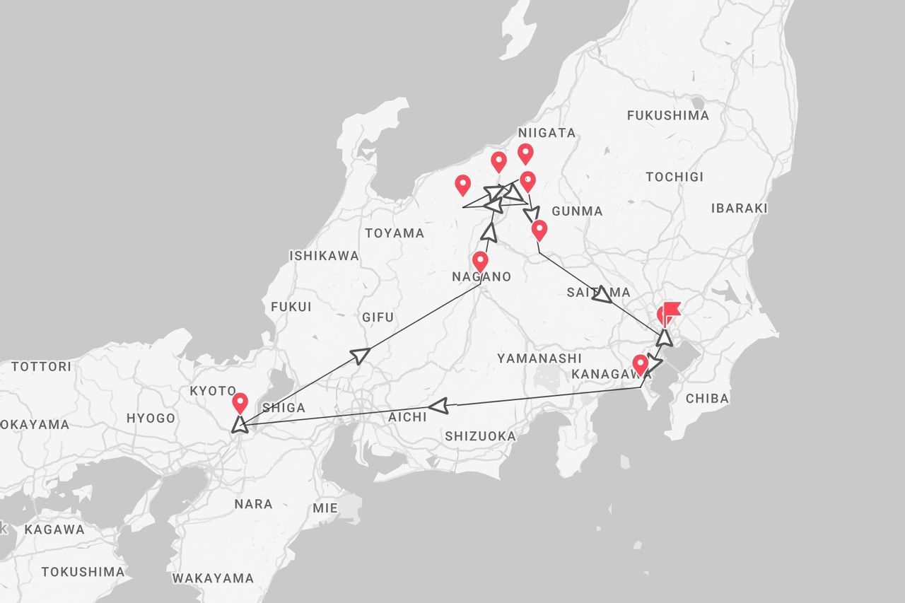Una mappa del Giappone centrale con un itinerario di viaggio tracciato attraverso prefetture tra cui Kyoto, Nagano, Niigata e Kanagawa.