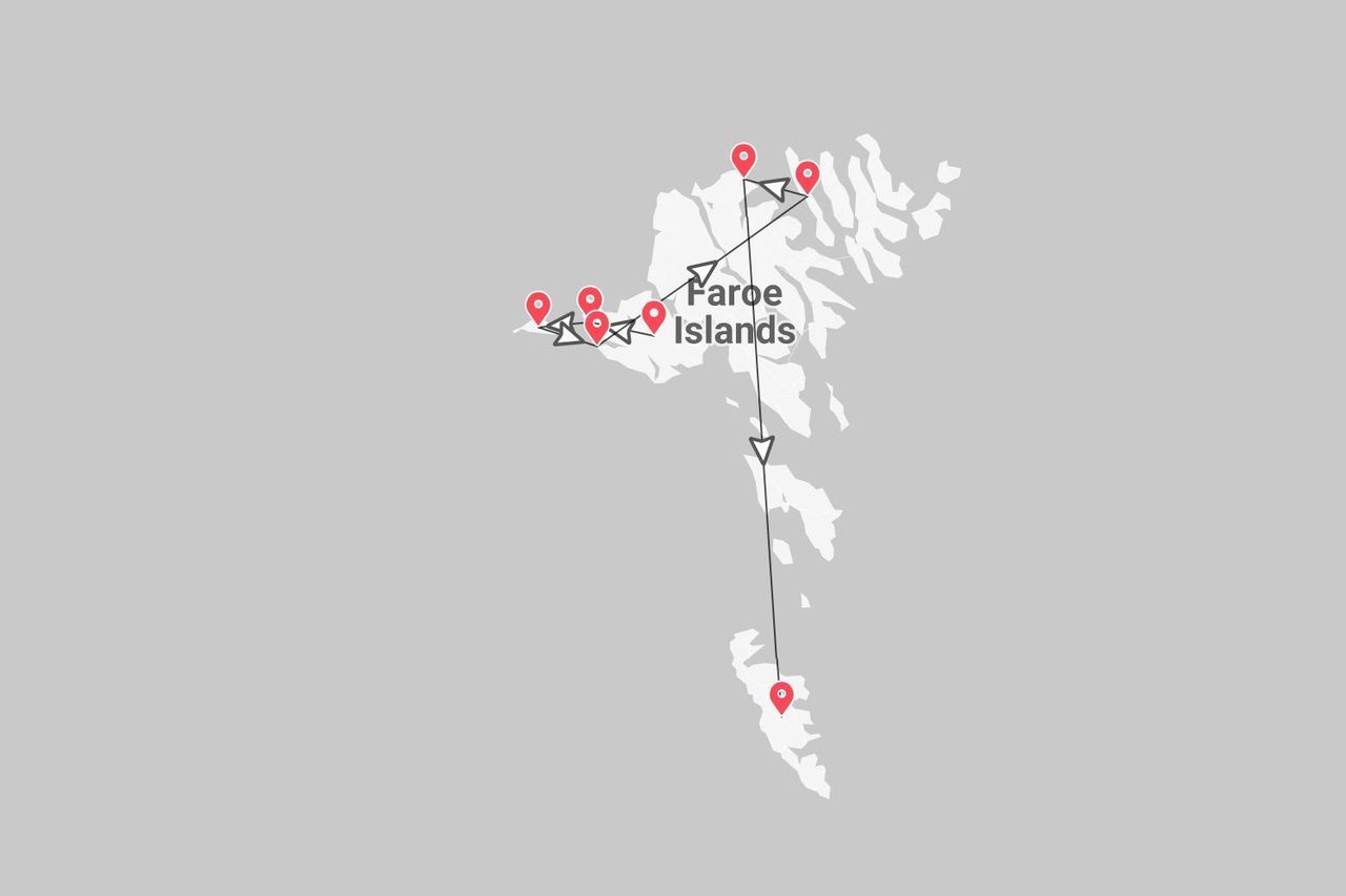 Mappa delle Isole Fær Øer con itinerario di viaggio, segnaposti rossi e percorso di collegamento.