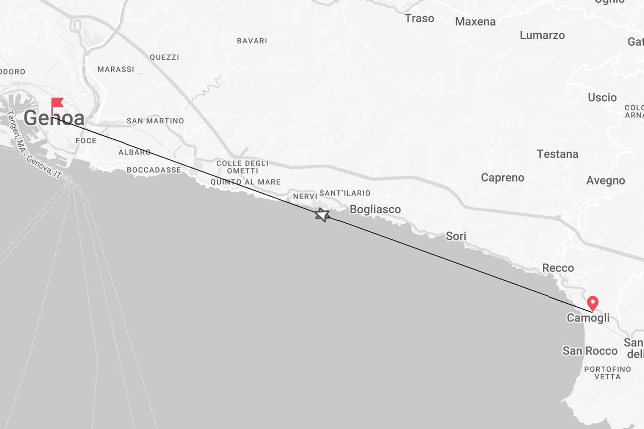 Una mappa che mostra un itinerario di viaggio lungo la costa italiana da Genova a Camogli, passando per località come Bogliasco e Recco.