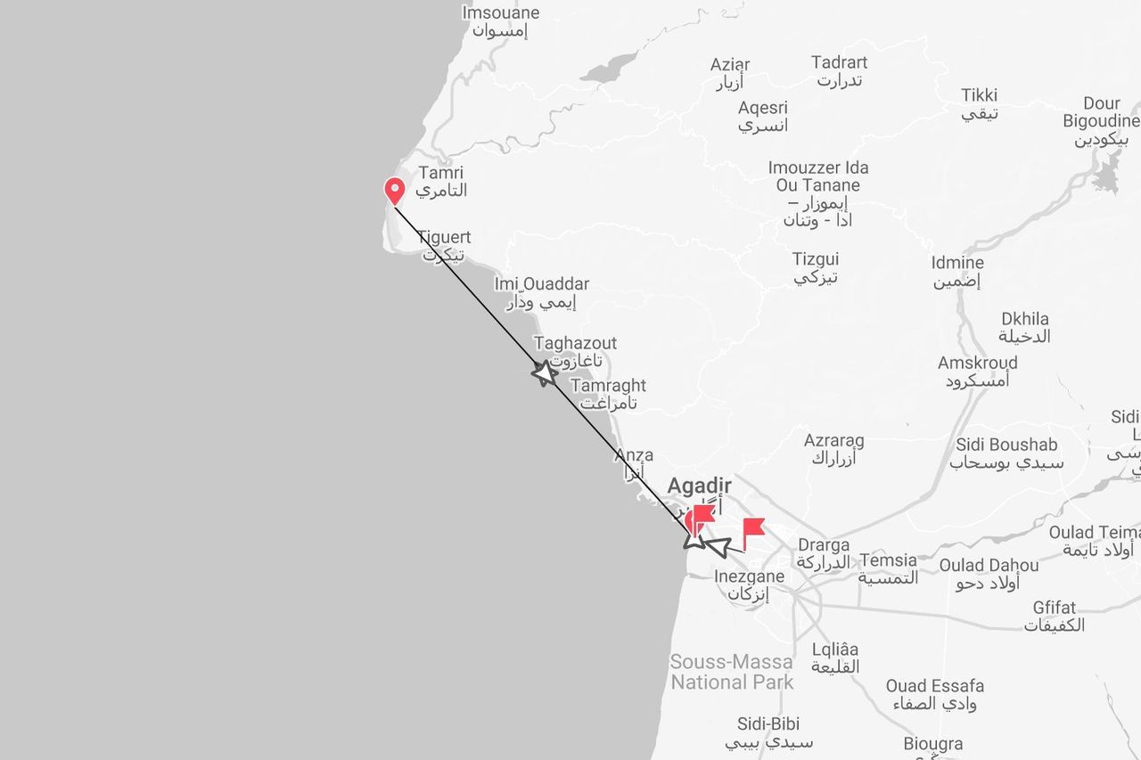 Une carte montrant un itinéraire le long de la côte marocaine d'Agadir à Tamri, en passant par Taghazout.