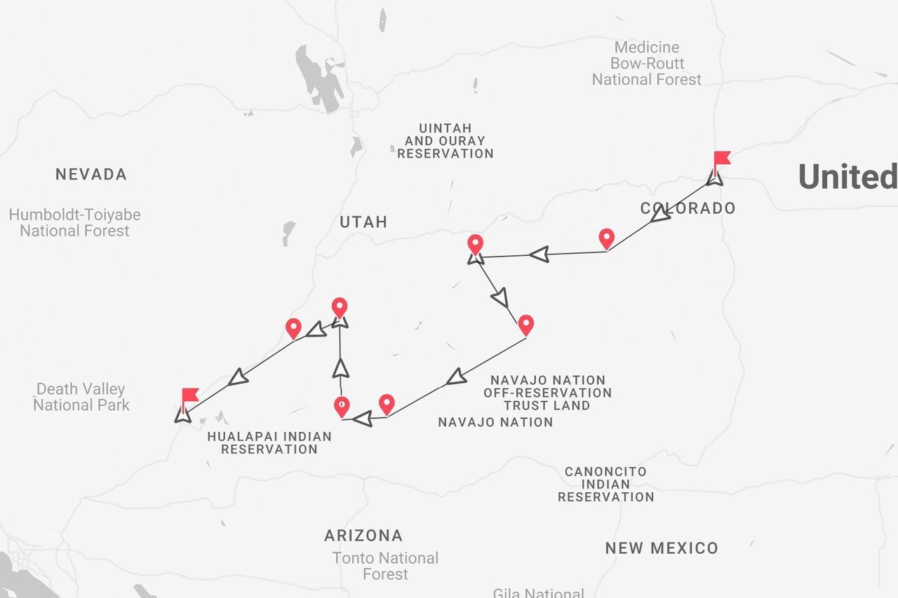 Una mappa che mostra un itinerario di viaggio attraverso gli stati di Nevada, Arizona, Utah e Colorado negli Stati Uniti.