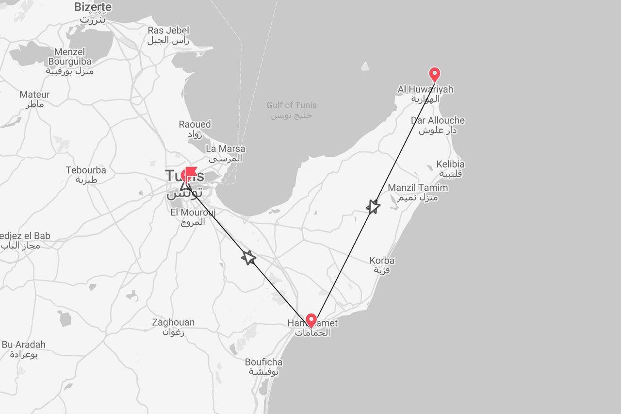Une carte du nord-est de la Tunisie montrant un itinéraire de voyage reliant les villes de Tunis, Hammamet et Al Haouaria.