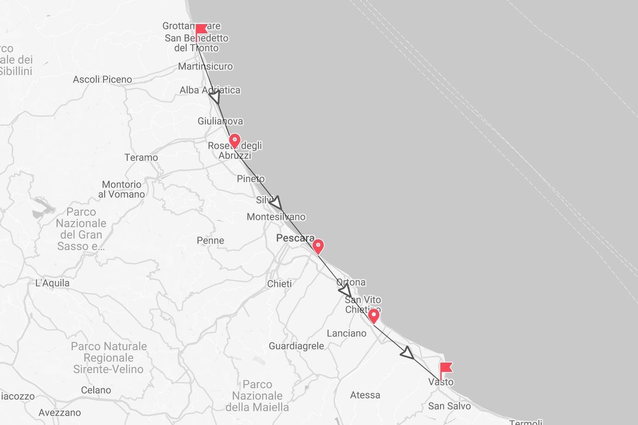 Una mappa che mostra un itinerario di viaggio lungo la costa italiana da San Benedetto del Tronto a Vasto, passando per Pescara e San Vito Chietino.