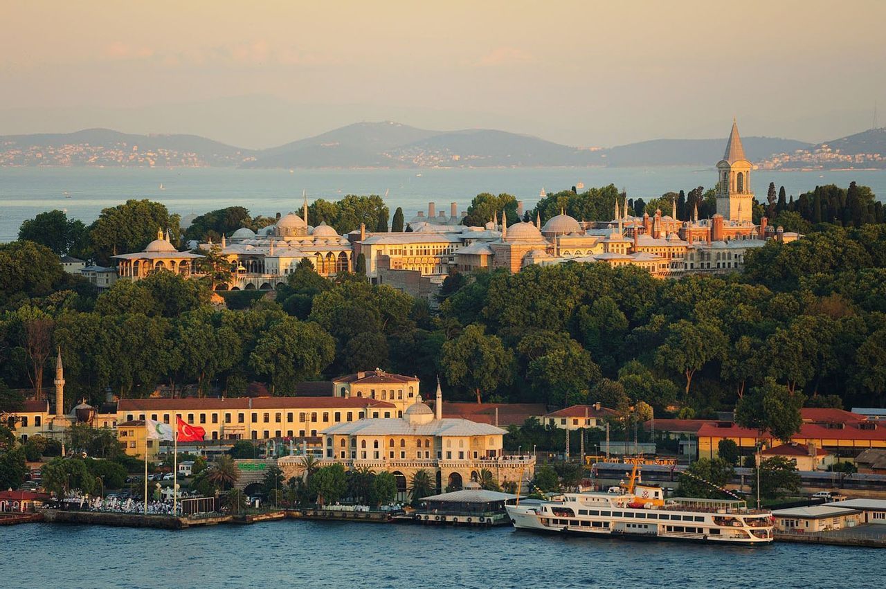 trip-adventure-explore-turkey-istanbul-sea