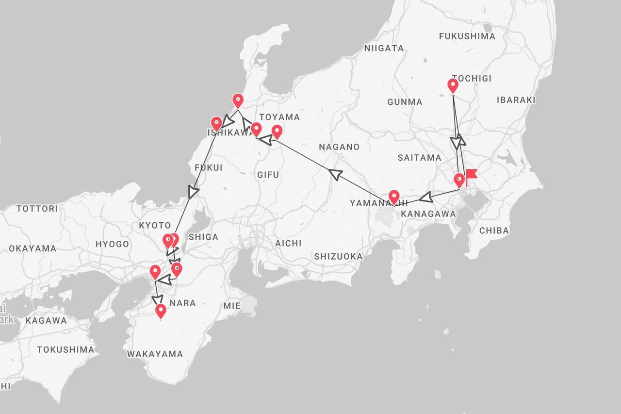 Una mappa del Giappone che mostra un itinerario di viaggio che collega diverse prefetture, tra cui Kyoto, Nara, Ishikawa e Tochigi.