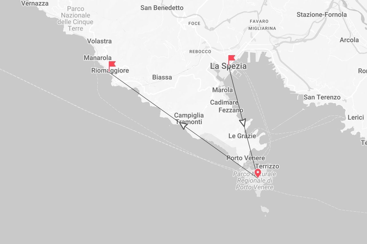 Una mappa che mostra un itinerario di viaggio tra le Cinque Terre, La Spezia e Porto Venere sulla costa italiana.