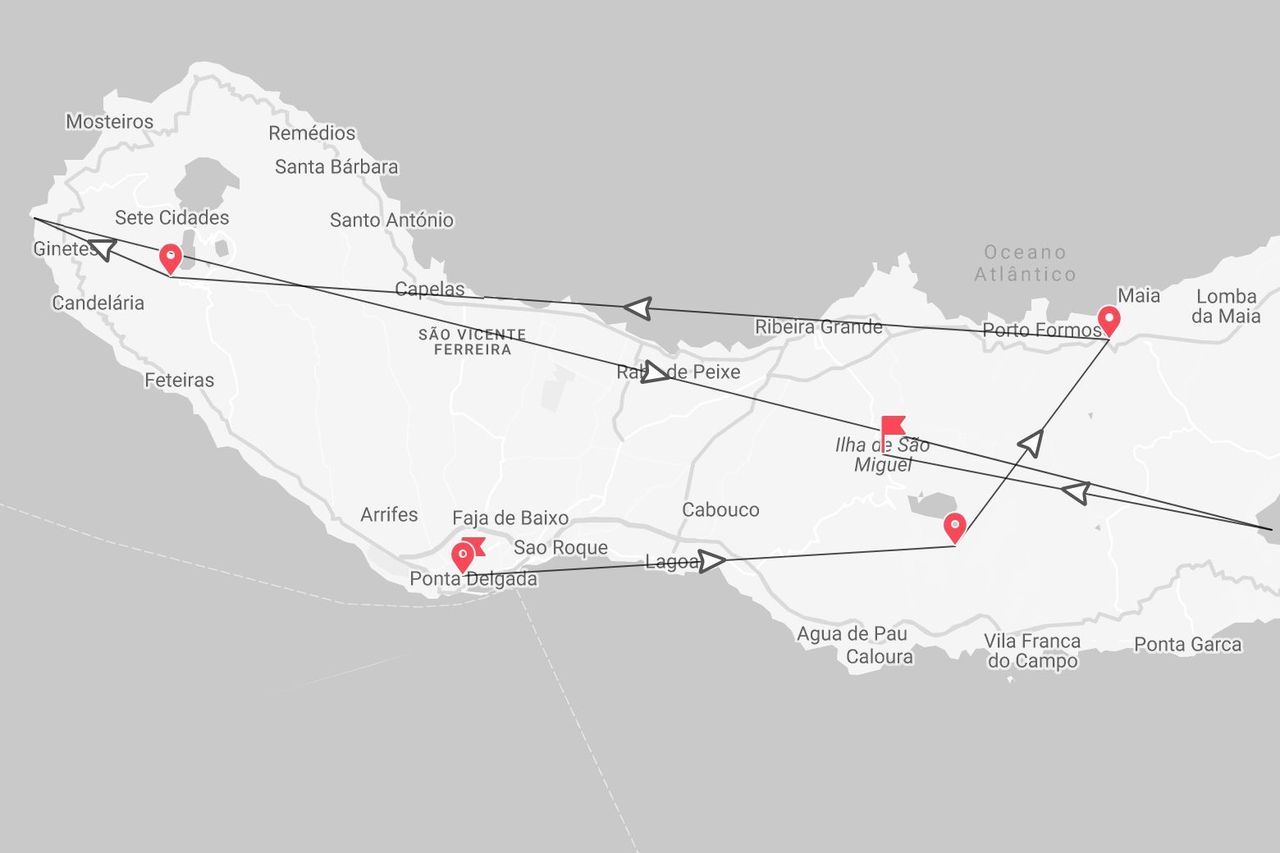 Itinerario de viaje en mapa por la isla de São Miguel, Azores, con Sete Cidades y Ponta Delgada.