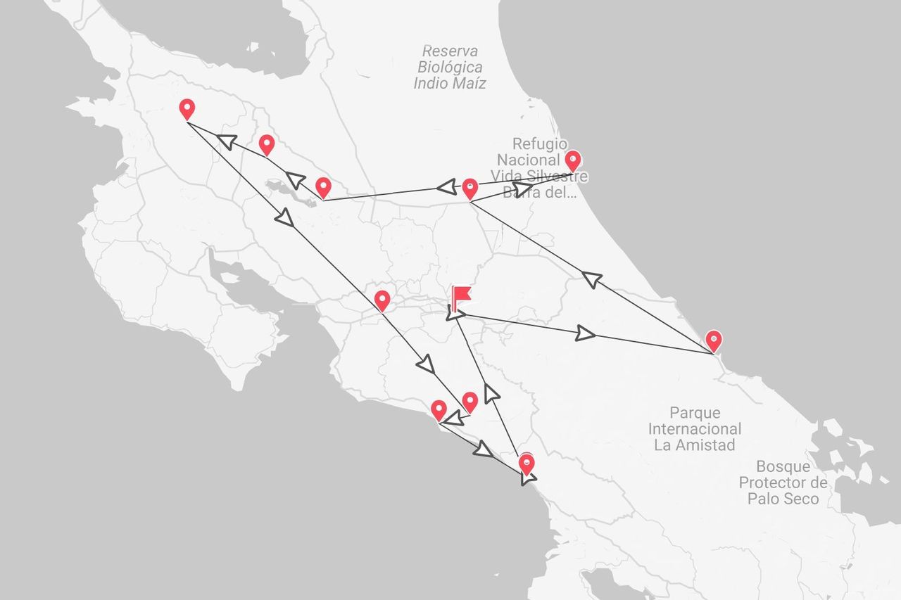Mappa del Costa Rica che mostra un itinerario di viaggio con puntine rosse e frecce che collegano vari punti di interesse.