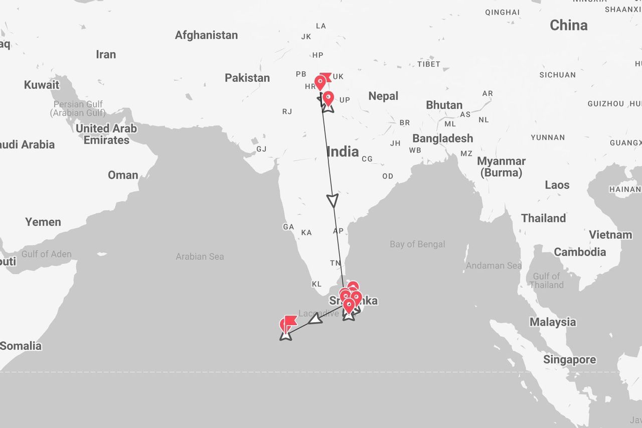 Un mapa que muestra una ruta de viaje que comienza en el norte de India, se mueve hacia el sur y continúa con varias paradas alrededor de Sri Lanka.
