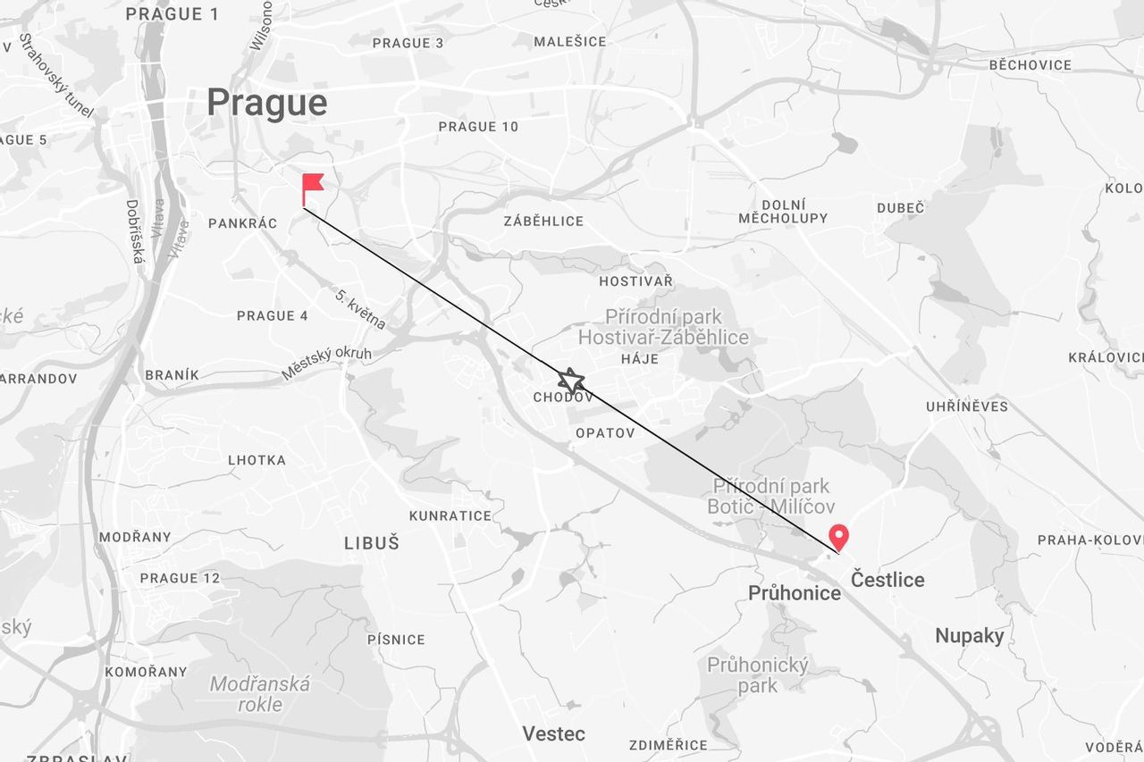 Una mappa di Praga che mostra un percorso dal centro città alla località di Čestlice.