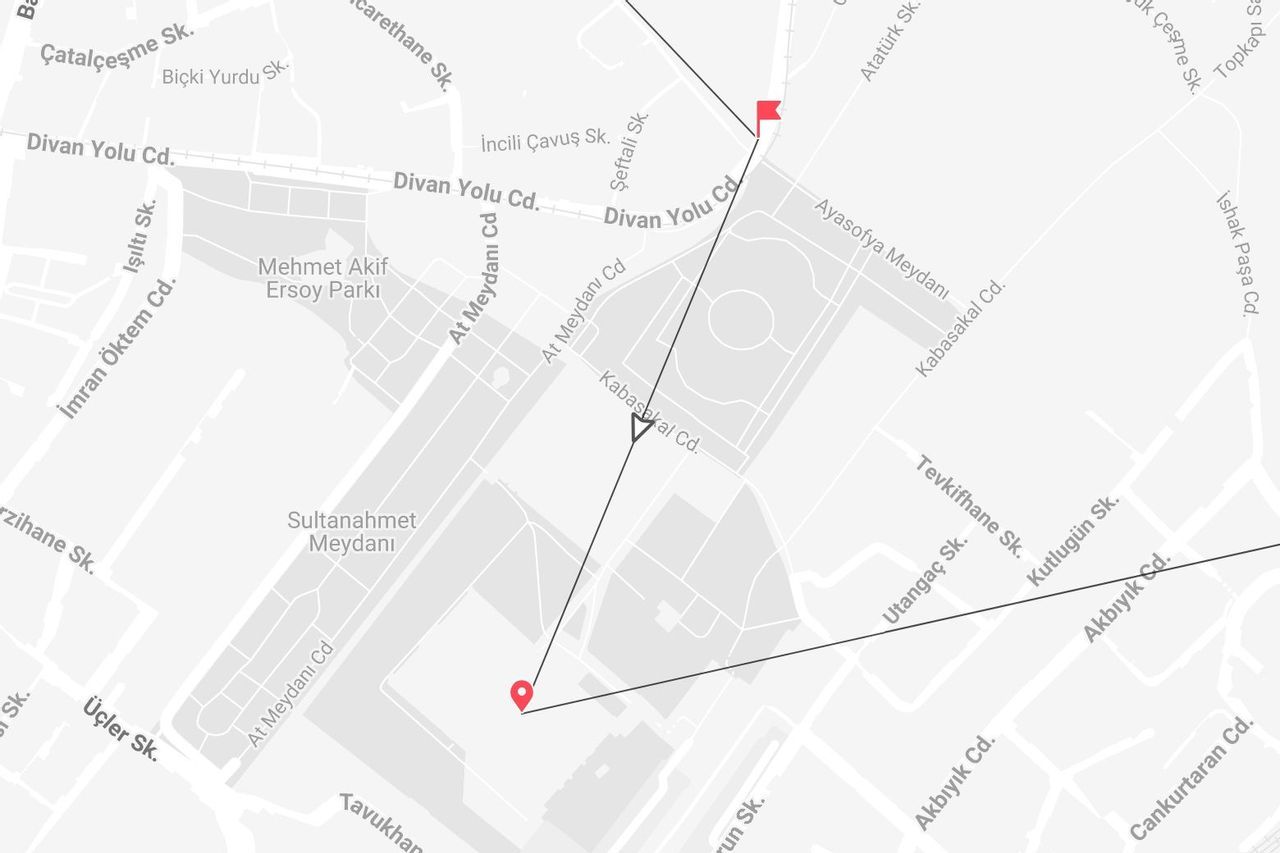 Stadtplan des Sultanahmet-Viertels in Istanbul mit einer Fußgängerroute vom Sultanahmet Meydanı zur Divan Yolu Cd.