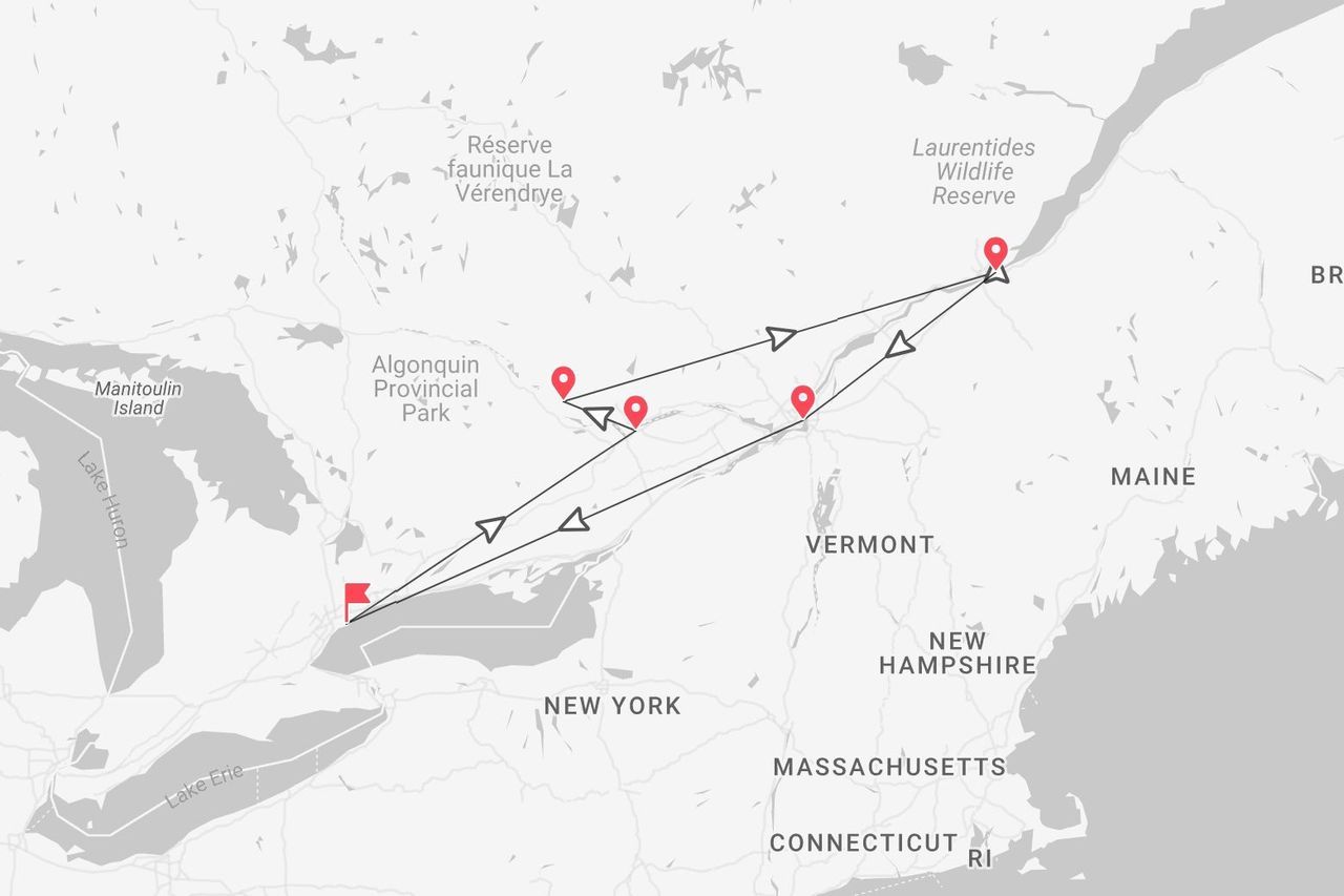 Une carte présentant un itinéraire de voyage à travers des régions du Canada et du nord-est des États-Unis, incluant le Parc provincial Algonquin et la Réserve faunique des Laurentides.